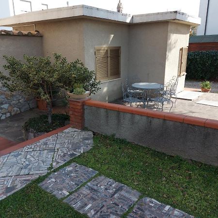 Room Garden Vada Exterior photo